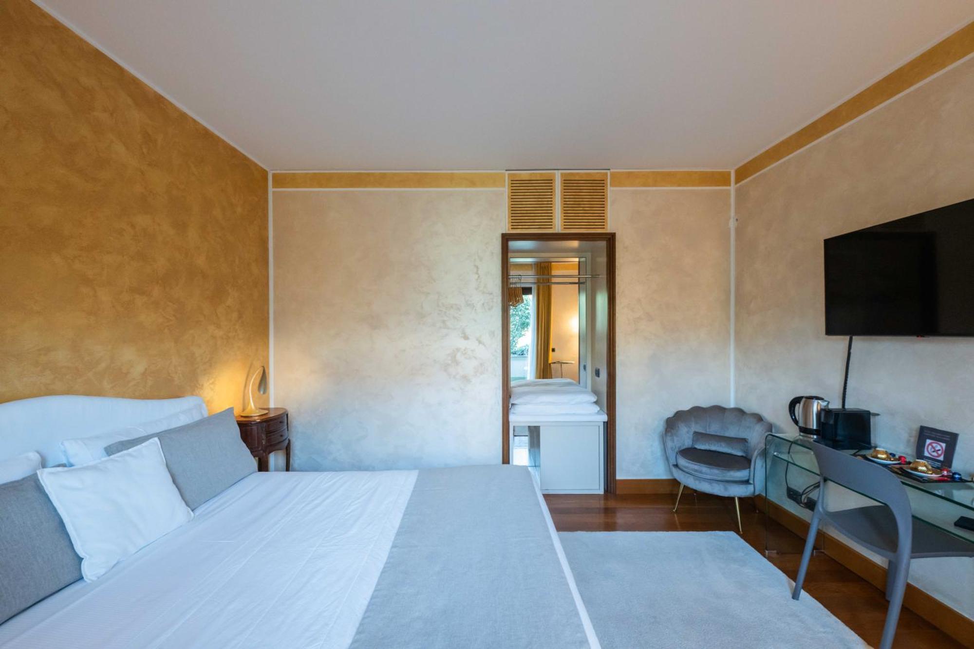 Airport Bea Rooms Azzano San Paolo Exterior photo
