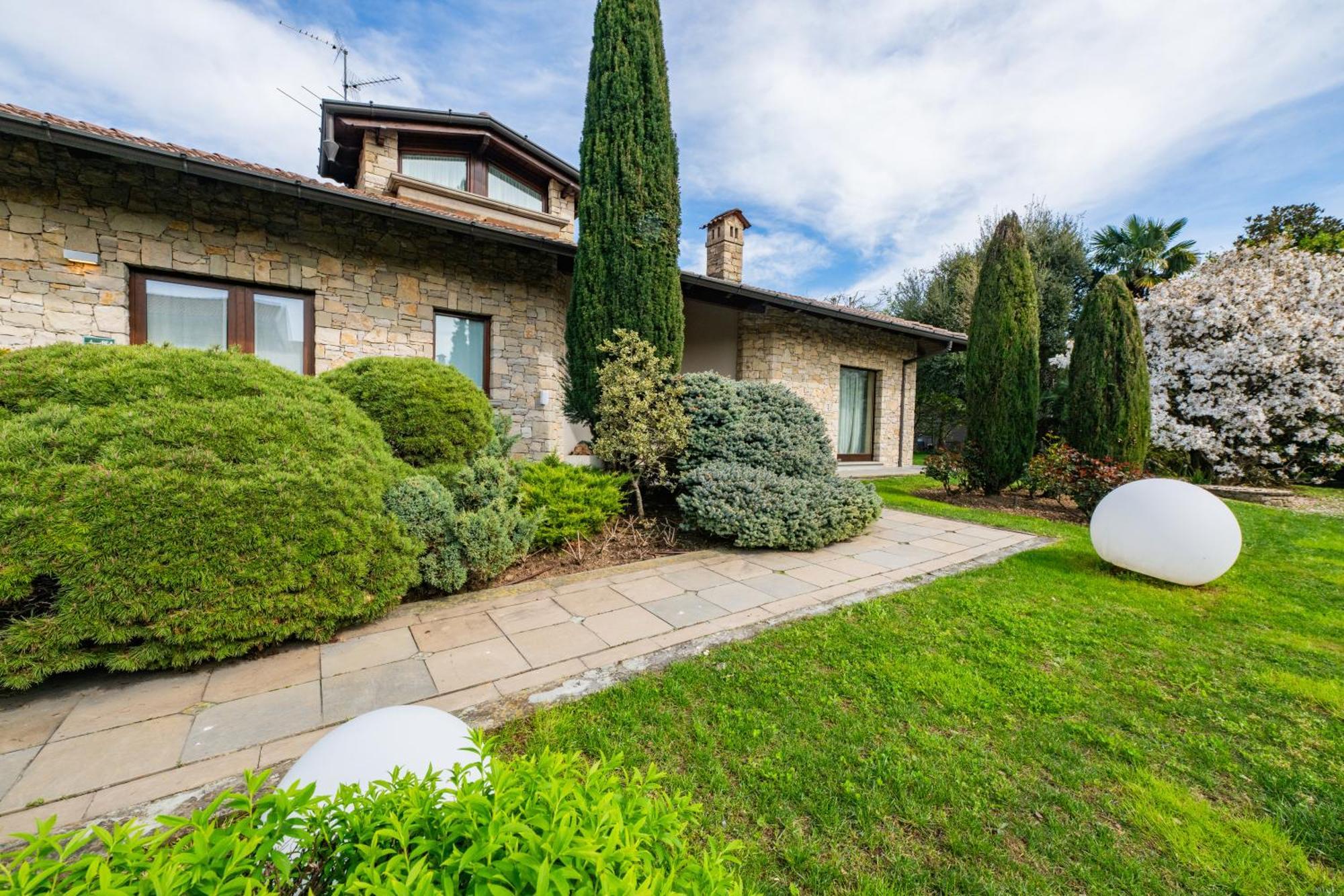 Airport Bea Rooms Azzano San Paolo Exterior photo